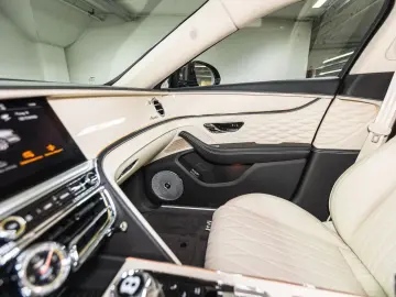 Flying Spur V8 Azure  Piano Linen Veneer Rotatin