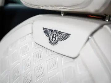 Flying Spur V8 Azure  Piano Linen Veneer Rotatin