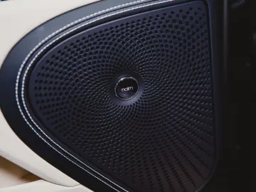 Flying Spur V8 Azure  Piano Linen Veneer Rotatin