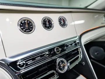 Flying Spur V8 Azure  Piano Linen Veneer Rotatin