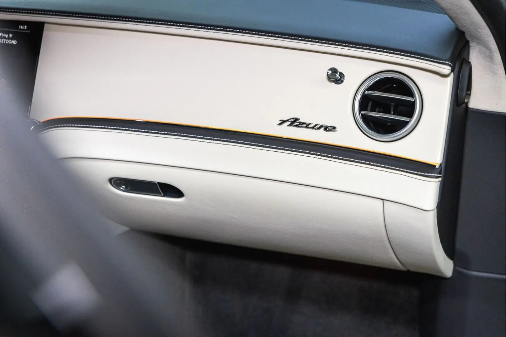 Flying Spur V8 Azure  Piano Linen Veneer Rotatin