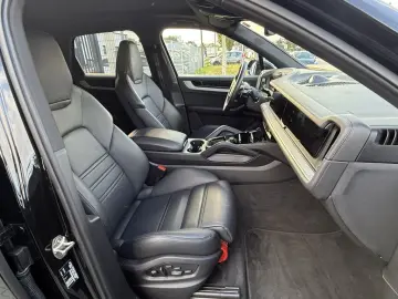 Cayenne S E-Hybrid InnoDrive HA-Lenk PDCC Burmes