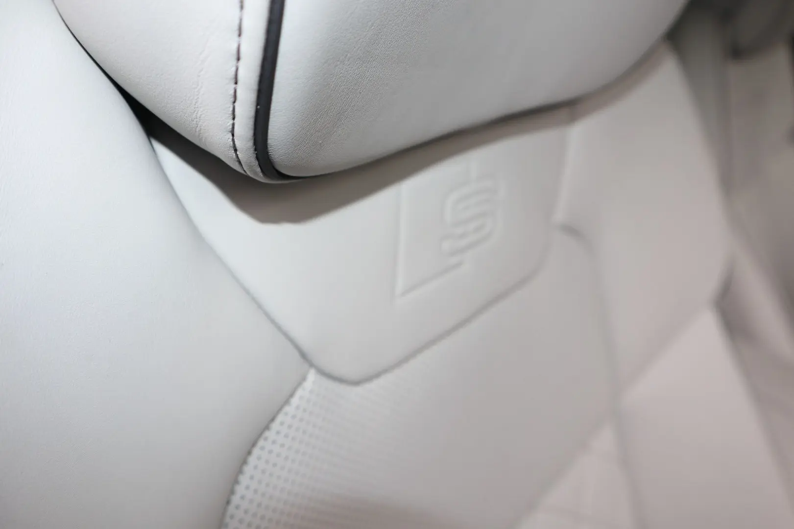 A8L 60 TFSI V8 lang EXCLUSIVE UNIKAT UPE 207.195