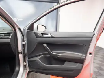 VOLKSWAGEN POLO 1.0TSI DSG