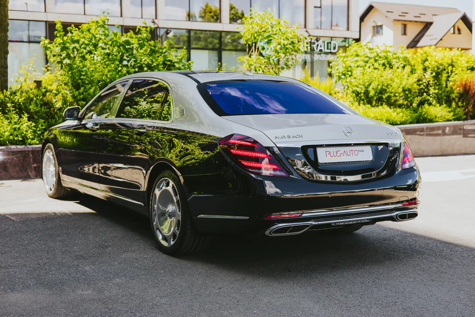 Maybach S 560