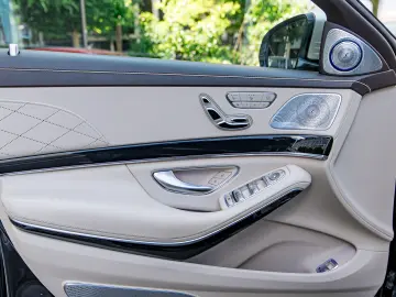 Maybach S 560