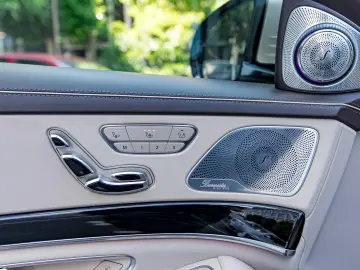 Maybach S 560