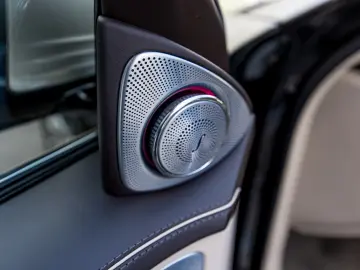 Maybach S 560