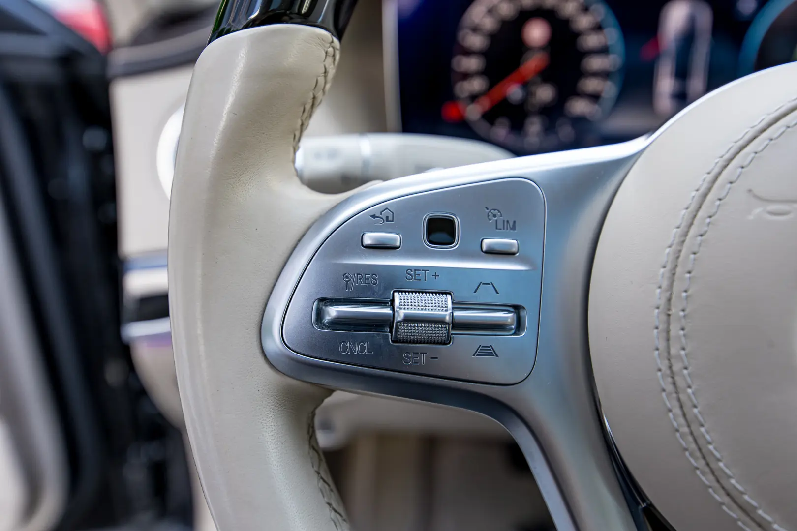 Maybach S 560