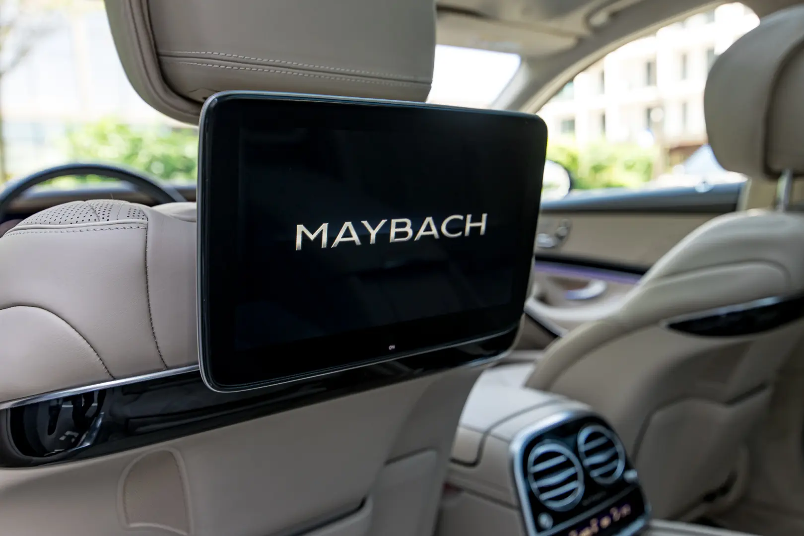 Maybach S 560
