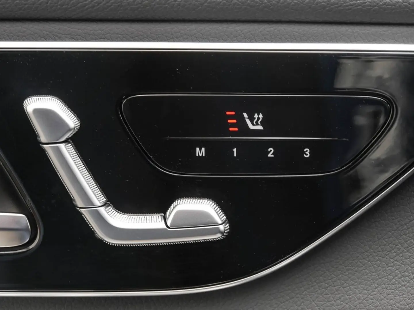 GLC 200 4M  Avantgarde NAVI KEYL PANO LED DISTR