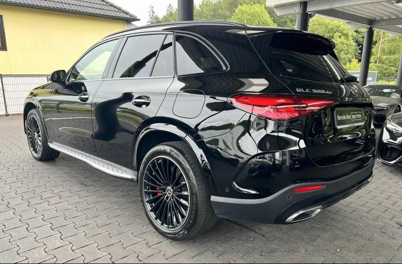 GLC 300de 4M AMG Pano Night Burm3D - 2024