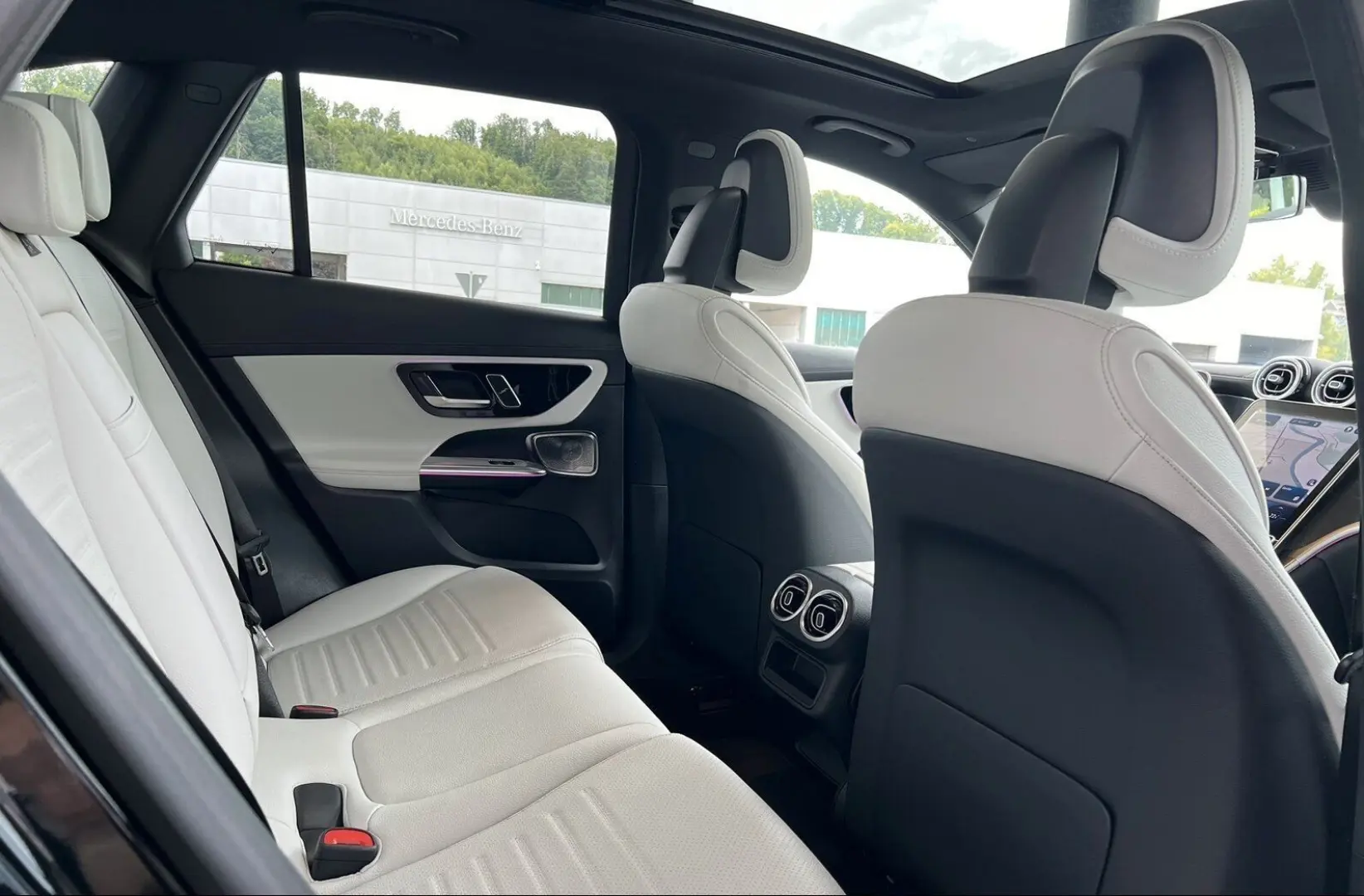 GLC 300de 4M AMG Pano Night Burm3D - 2024
