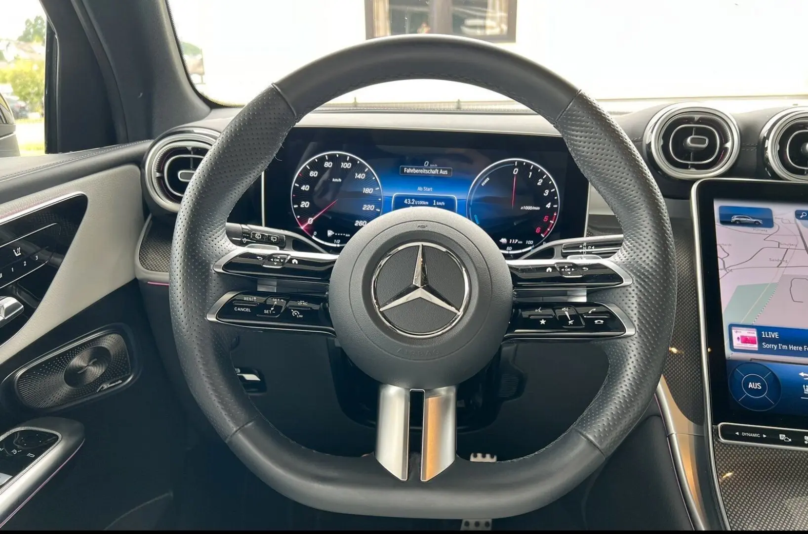GLC 300de 4M AMG Pano Night Burm3D - 2024