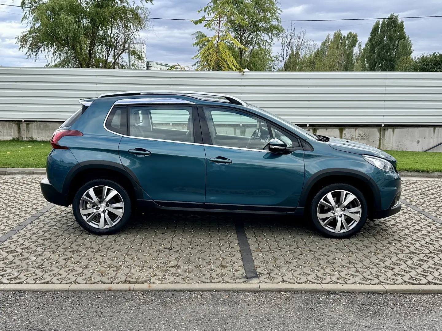Peugeot 2008   2019   cutie automata   67.000 km