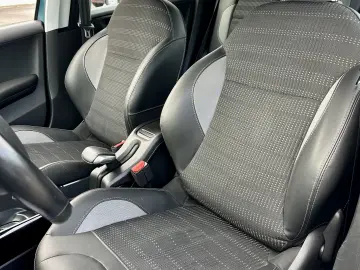 Peugeot 2008   2019   cutie automata   67.000 km