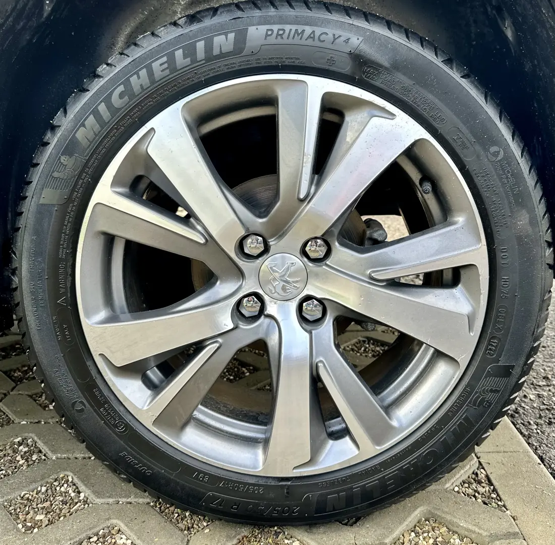 Peugeot 2008   2019   cutie automata   67.000 km