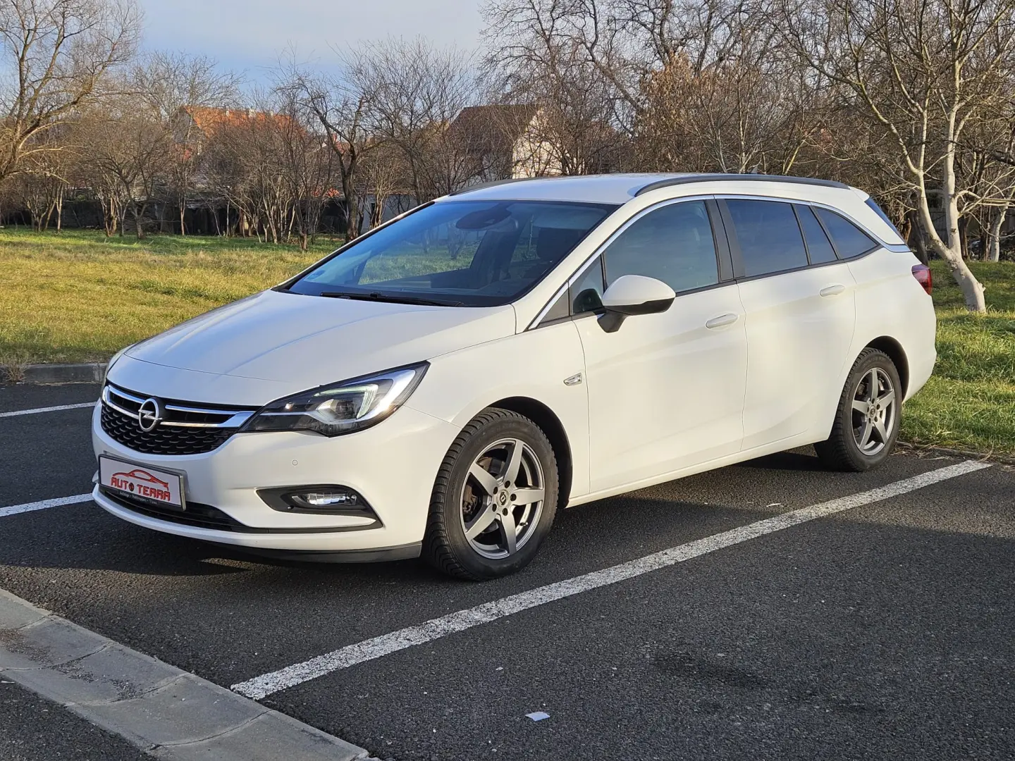 Opel Astra   Led Matrix  Webasto  Line Assist  Carlig.