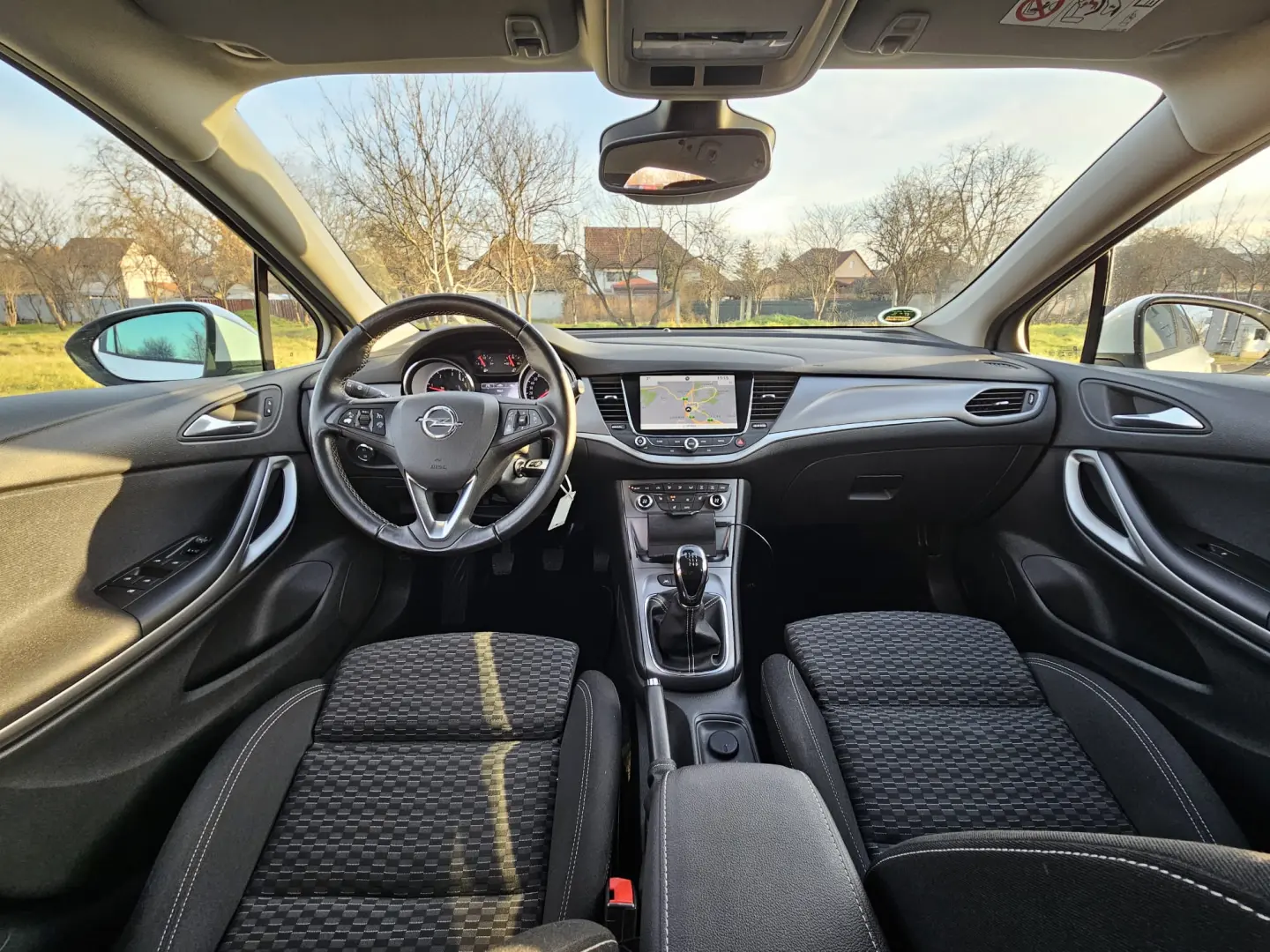 Opel Astra   Led Matrix  Webasto  Line Assist  Carlig.
