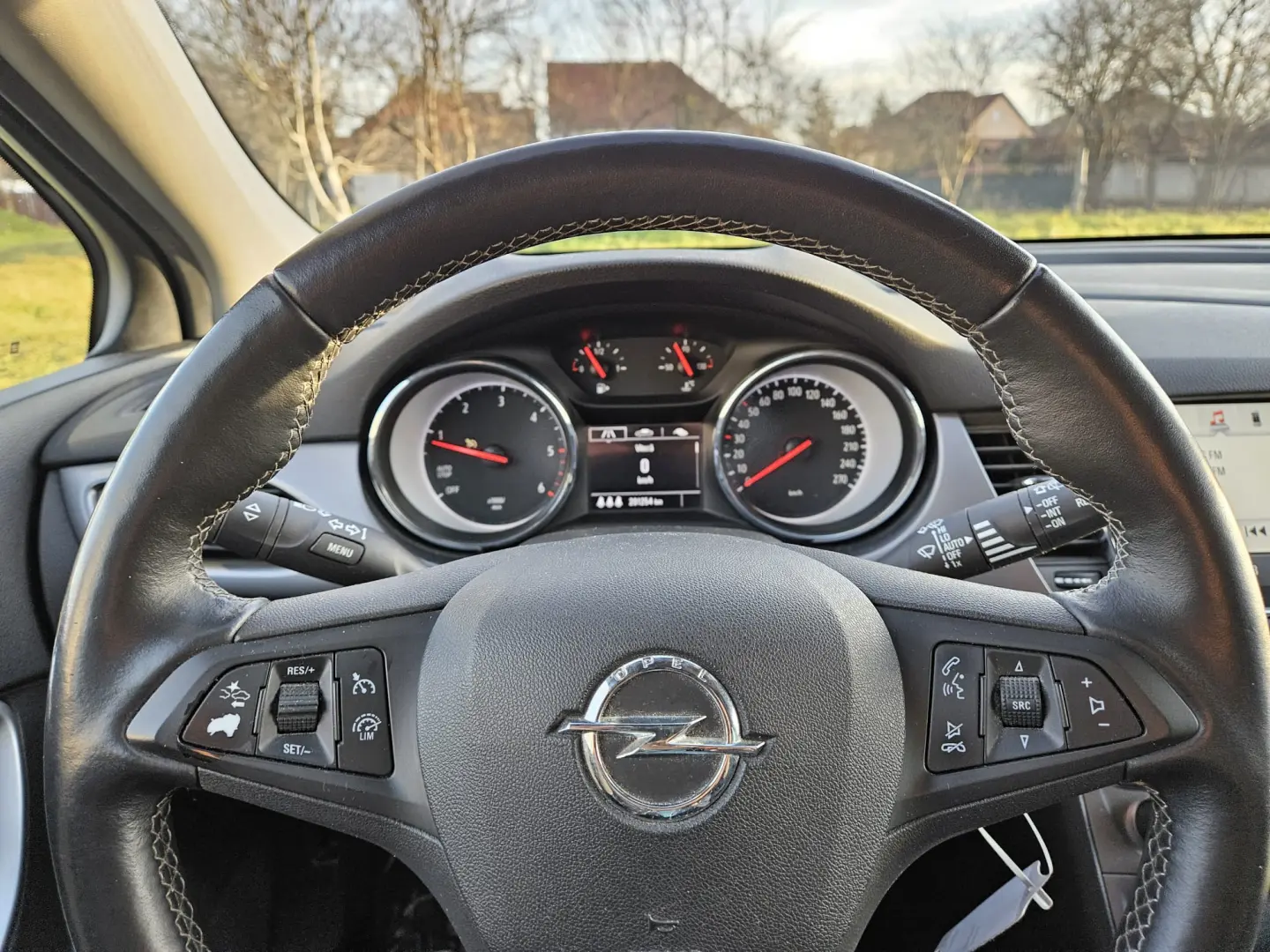 Opel Astra   Led Matrix  Webasto  Line Assist  Carlig.