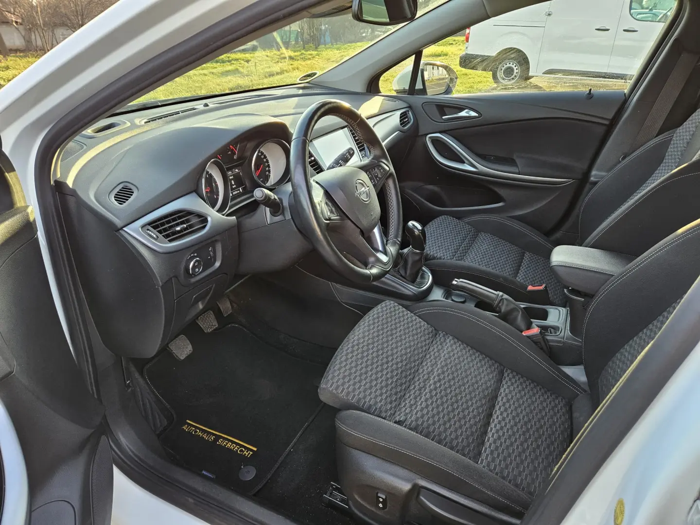 Opel Astra   Led Matrix  Webasto  Line Assist  Carlig.