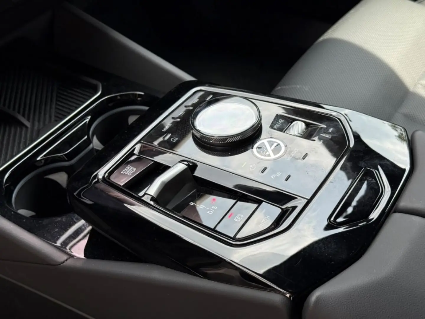 520 i M Sport Travel Comf. KomfSi belüftet H K 4