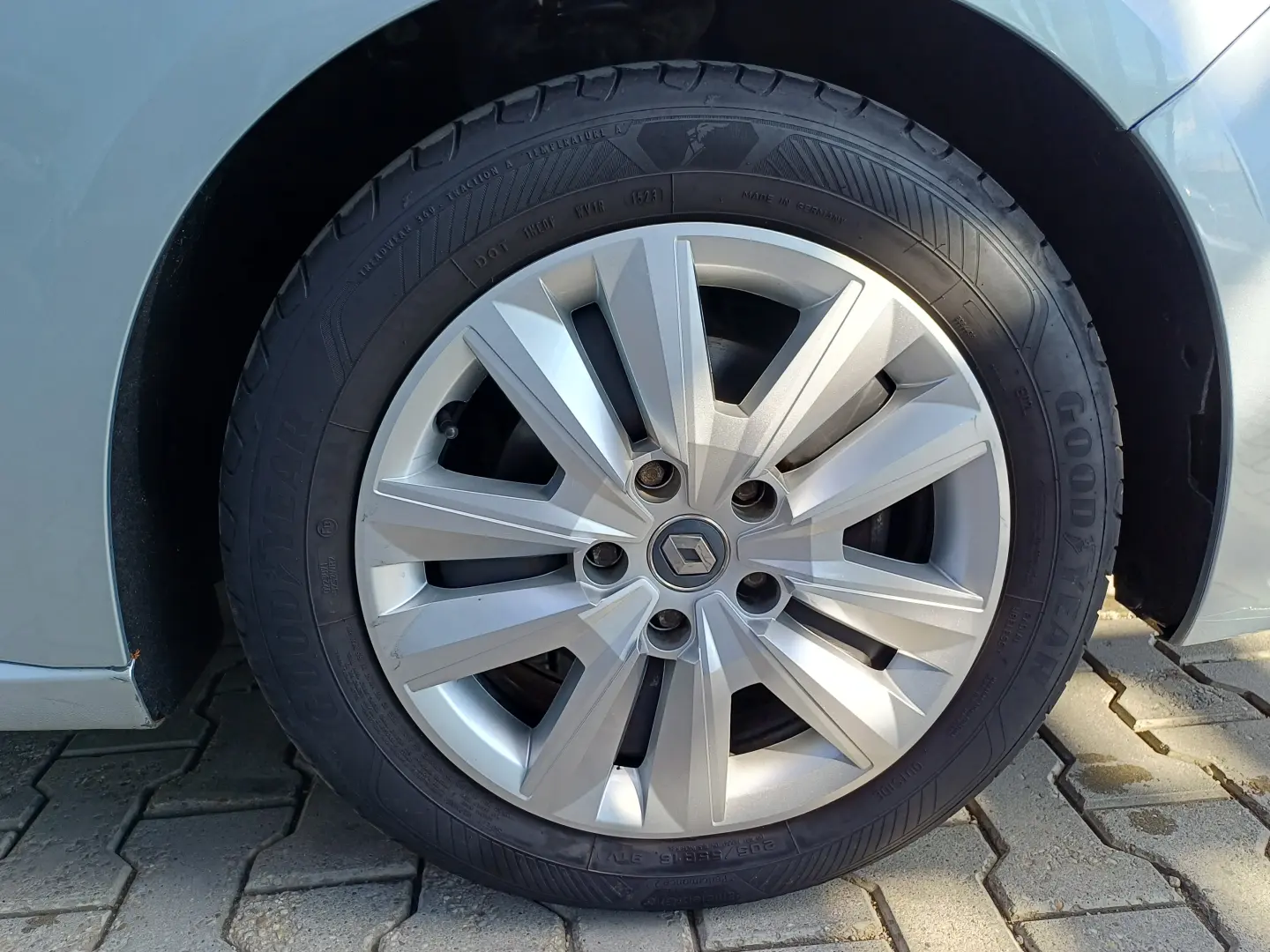 Renault Megane Sedan 1.3 TCe 140CP Zen