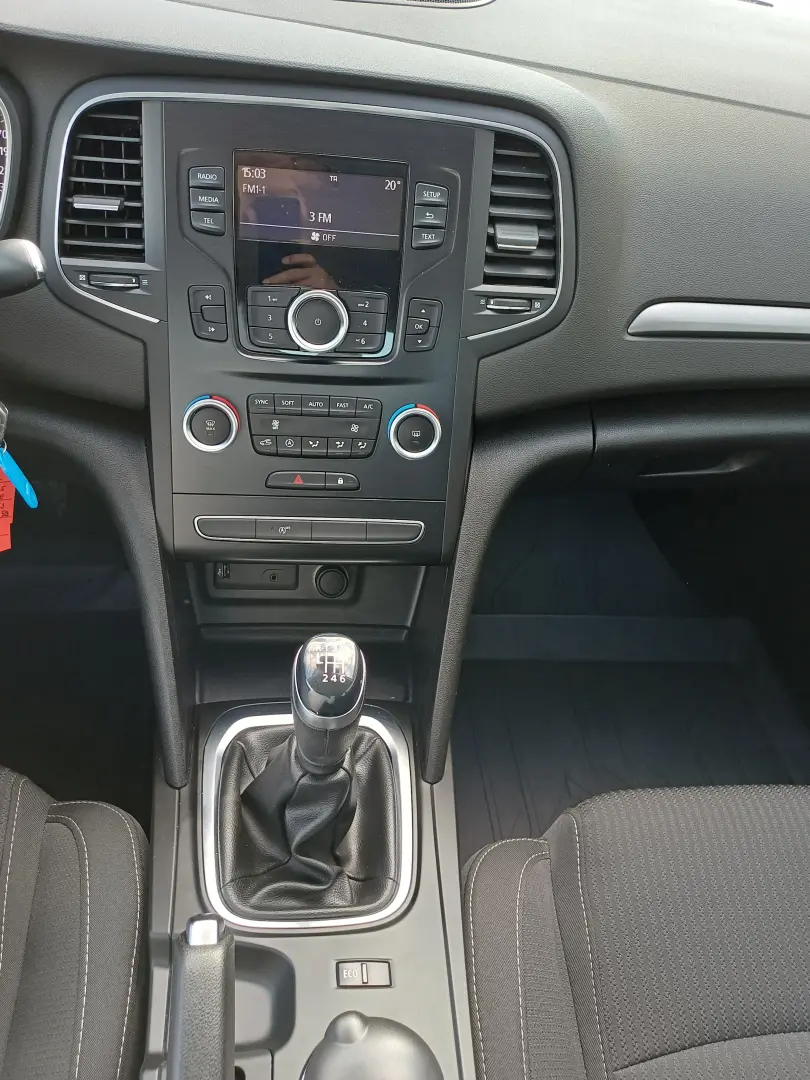 Renault Megane Sedan 1.3 TCe 140CP Zen
