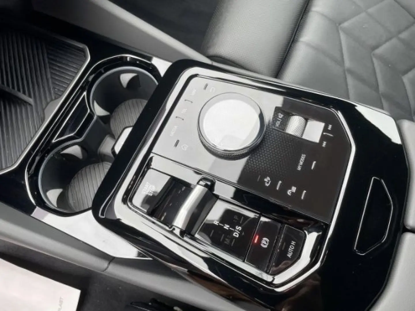 520 i Lim. M Sport LED Navi ACC H K HuD Kamera