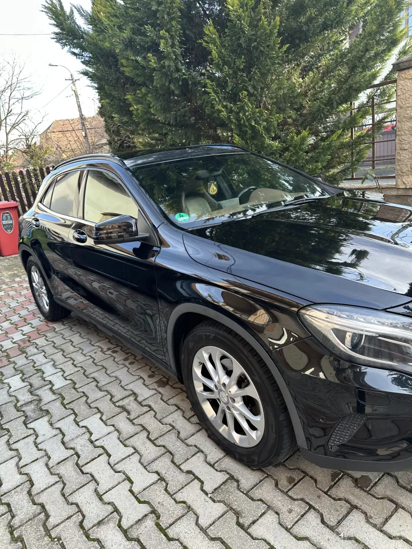 Mercedes-Benz GLA 200