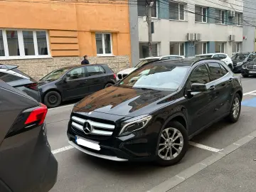 Mercedes-Benz GLA 200