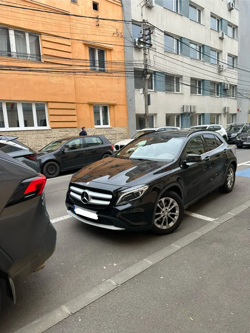 Mercedes-Benz GLA 200