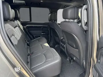 Defender 110 D300 X SHZ 22 LM AHK