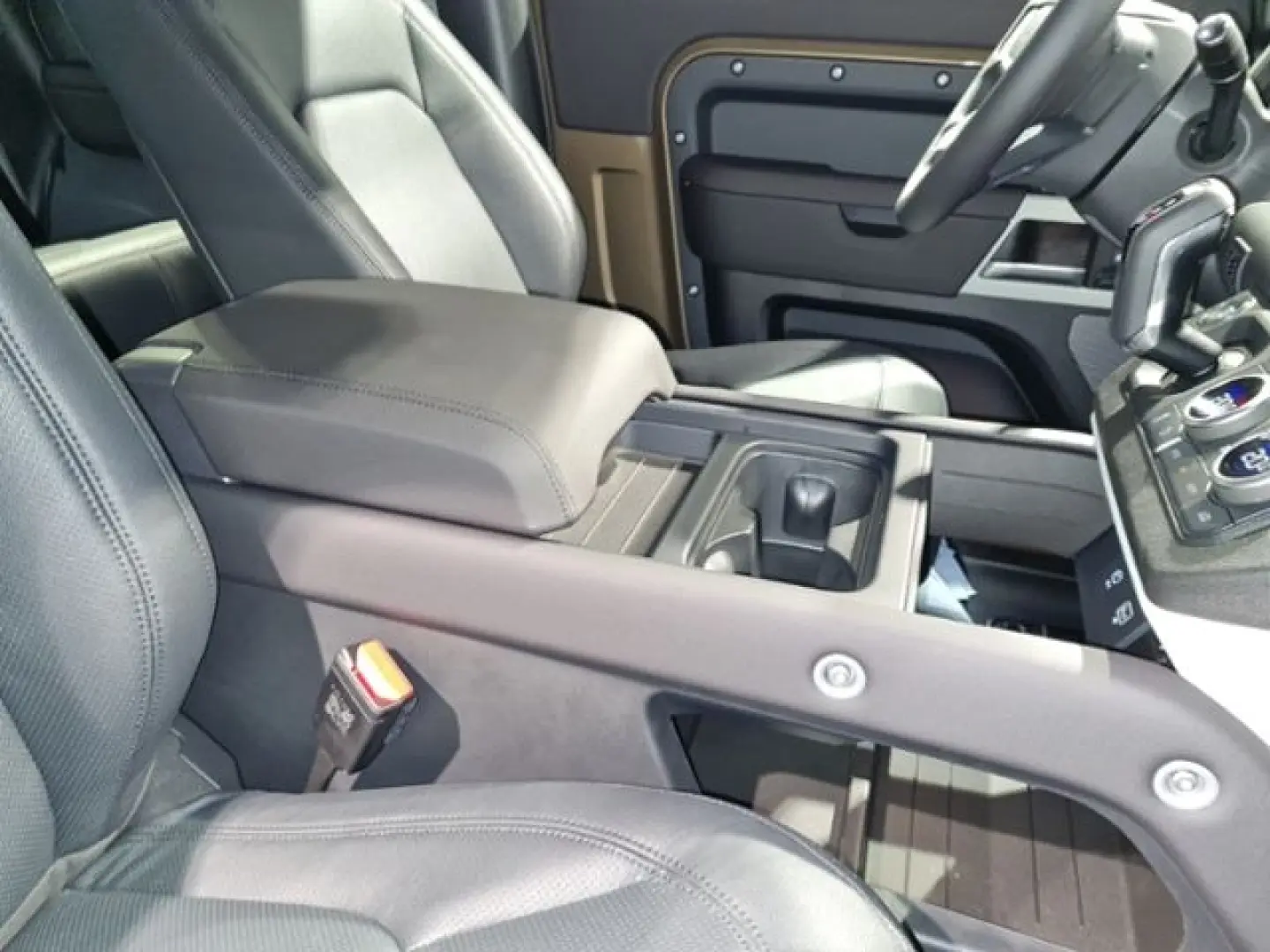 Defender AWD D200 90 SE