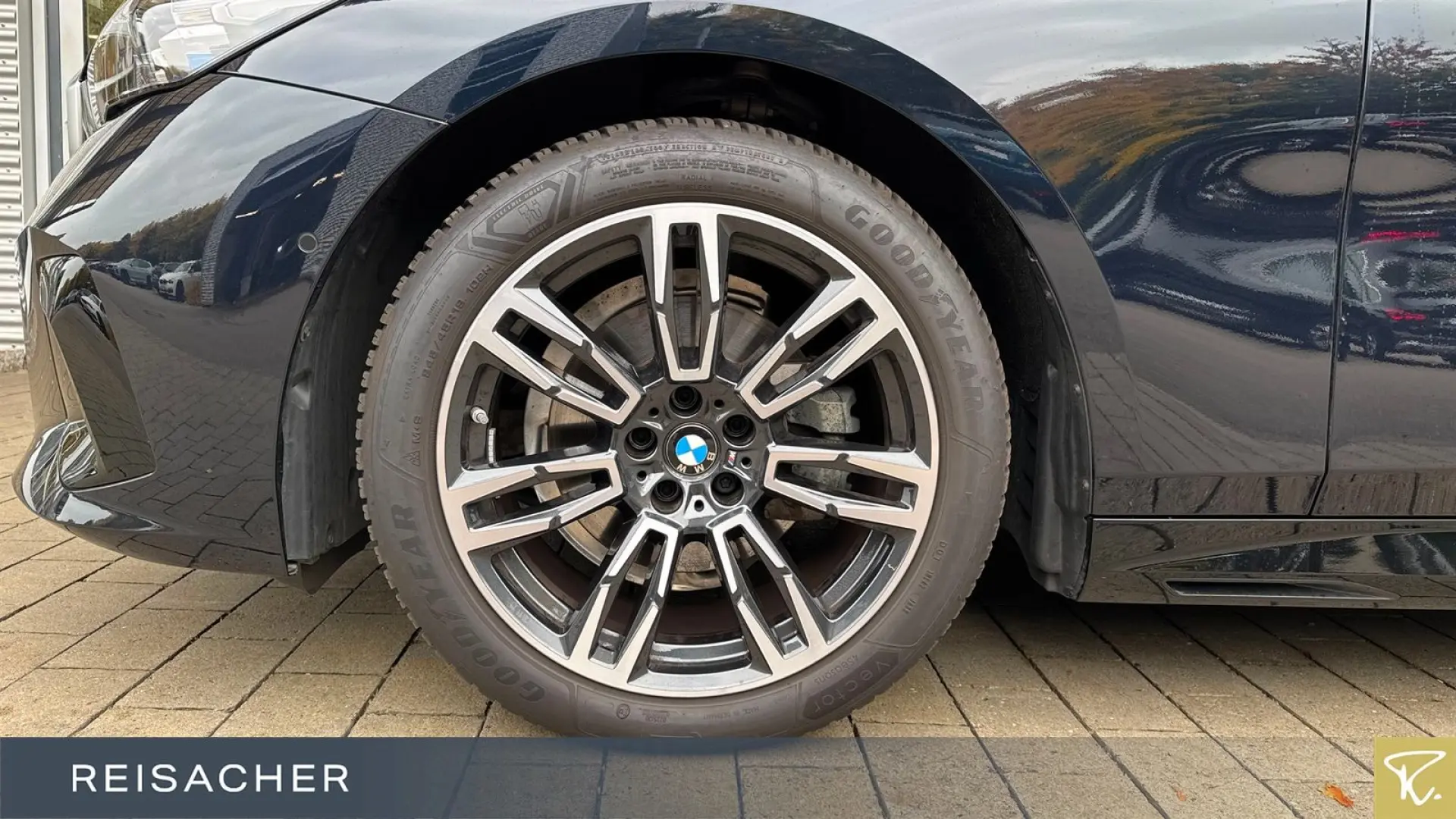 520iA M-Sport Navi HUD 360  adLED Pano H&K 19 LM