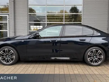 520iA M-Sport Navi HUD 360  adLED Pano H&K 19 LM