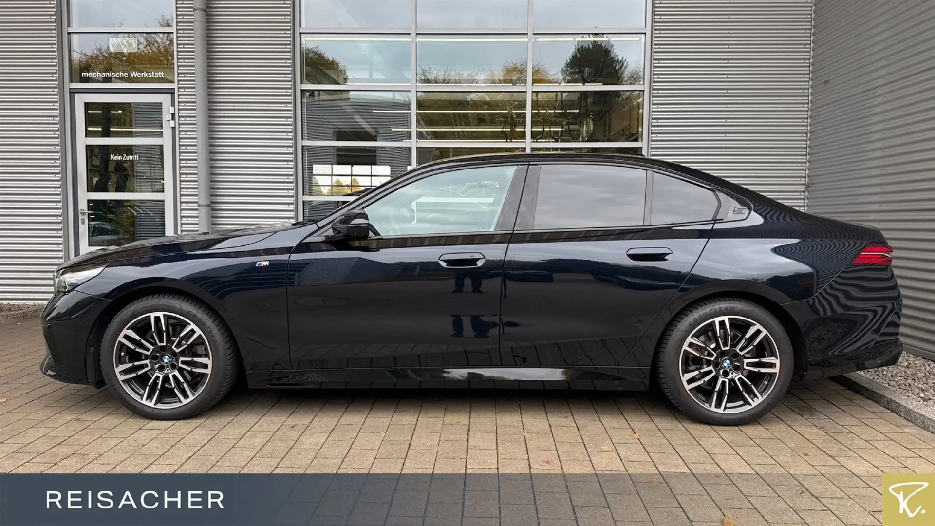 520iA M-Sport Navi HUD 360  adLED Pano H&K 19 LM