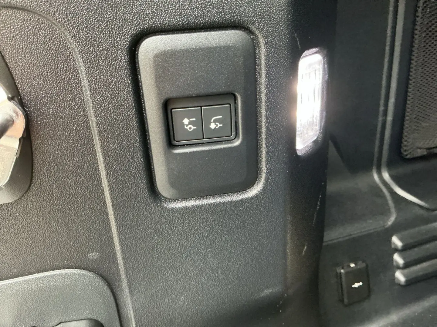 Defender 110 3.0 D200 Mild-Hybrid Defender 110 S
