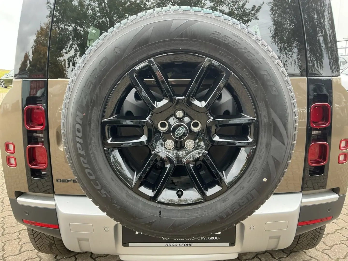 Defender 110 3.0 D200 Mild-Hybrid Defender 110 S