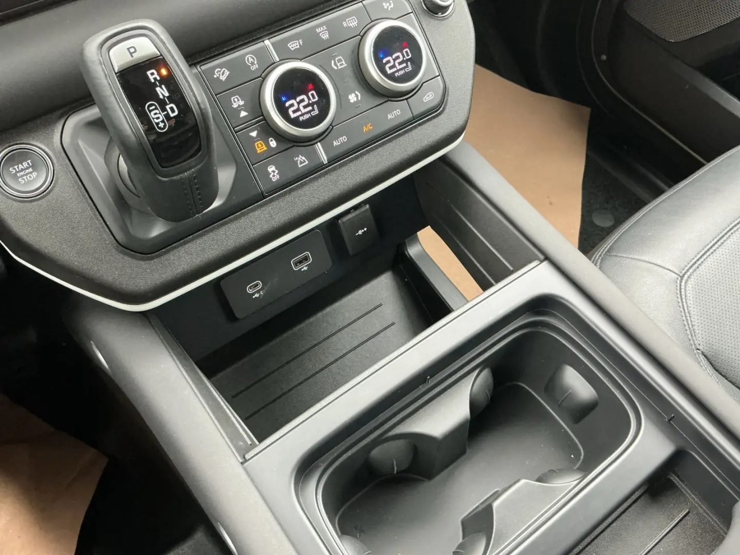 Defender 110 3.0 D200 Mild-Hybrid Defender 110 S