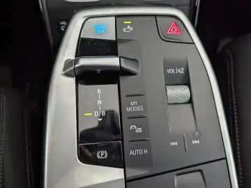 BMW X1 iX1 xDrive30 xDrive M Sport NAVI
