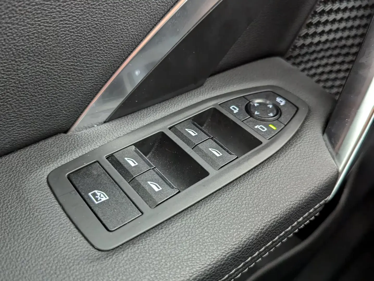 BMW X1 iX1 xDrive30 xDrive M Sport NAVI
