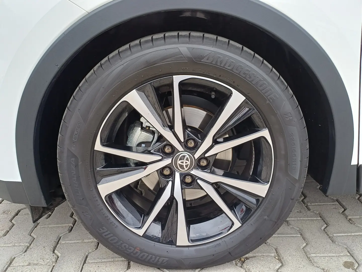 Toyota Chr Dynamic 1.8 Hybrid 140 Cp CVT 2WD