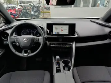 Toyota Chr Dynamic 1.8 Hybrid 140 Cp CVT 2WD