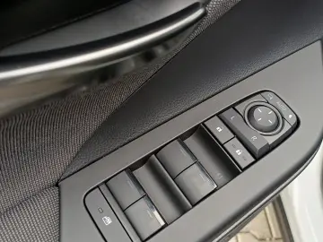 Toyota Chr Dynamic 1.8 Hybrid 140 Cp CVT 2WD