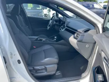 C-HR 1 8-l-Hybrid 5-Türer Team Deutschland Hybri