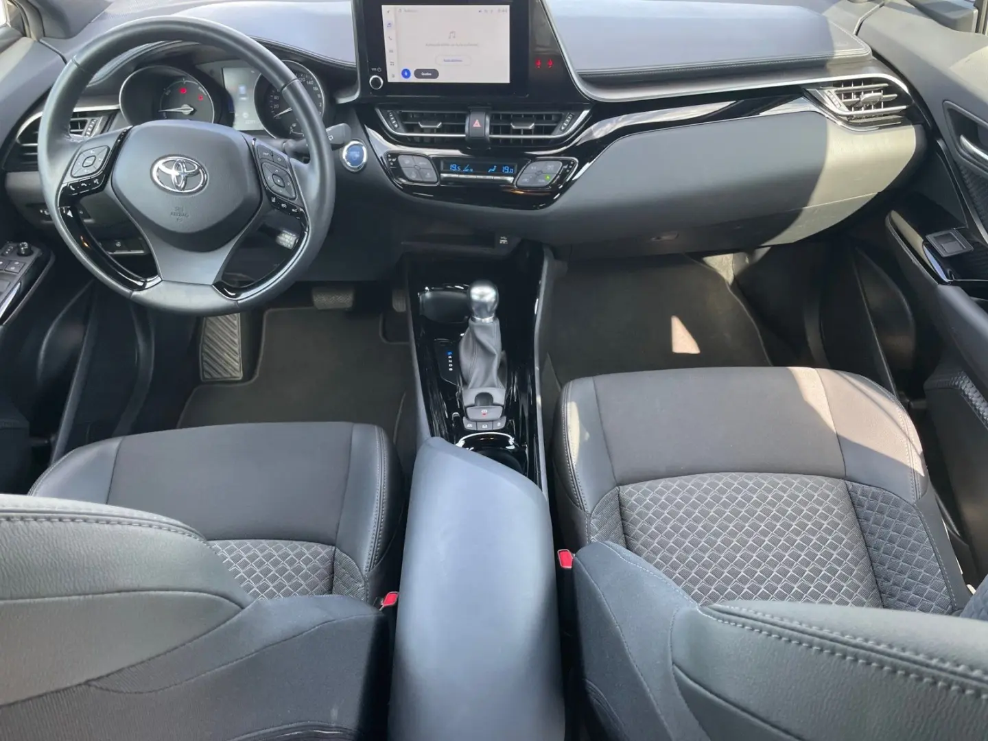C-HR 1 8-l-Hybrid 5-Türer Team Deutschland Hybri
