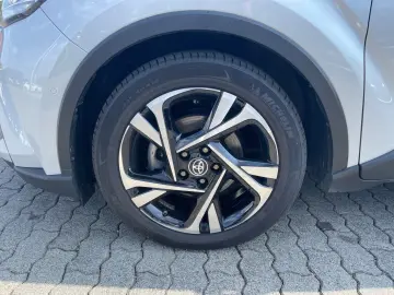 C-HR 1 8-l-Hybrid 5-Türer Team Deutschland Hybri