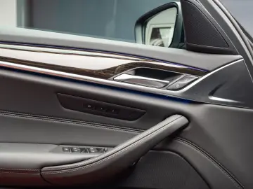 BMW 530e Luxury X Drive