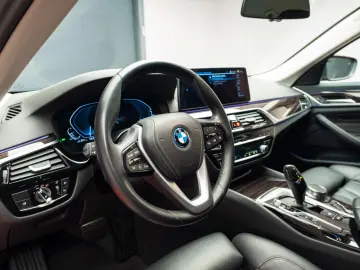 BMW 530e Luxury X Drive